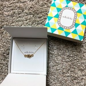 Stella & Dot Gold Loretta necklace